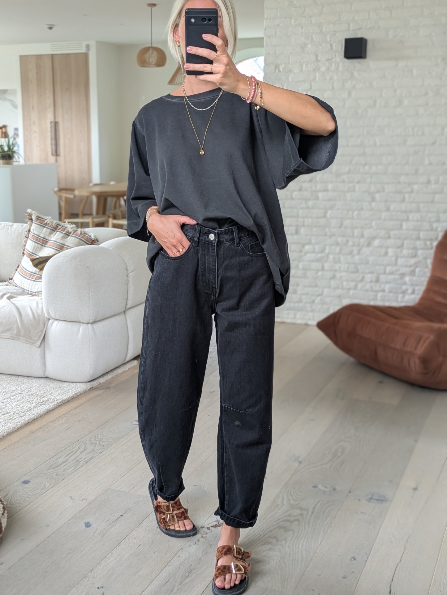 Oversized washed sweater tee black