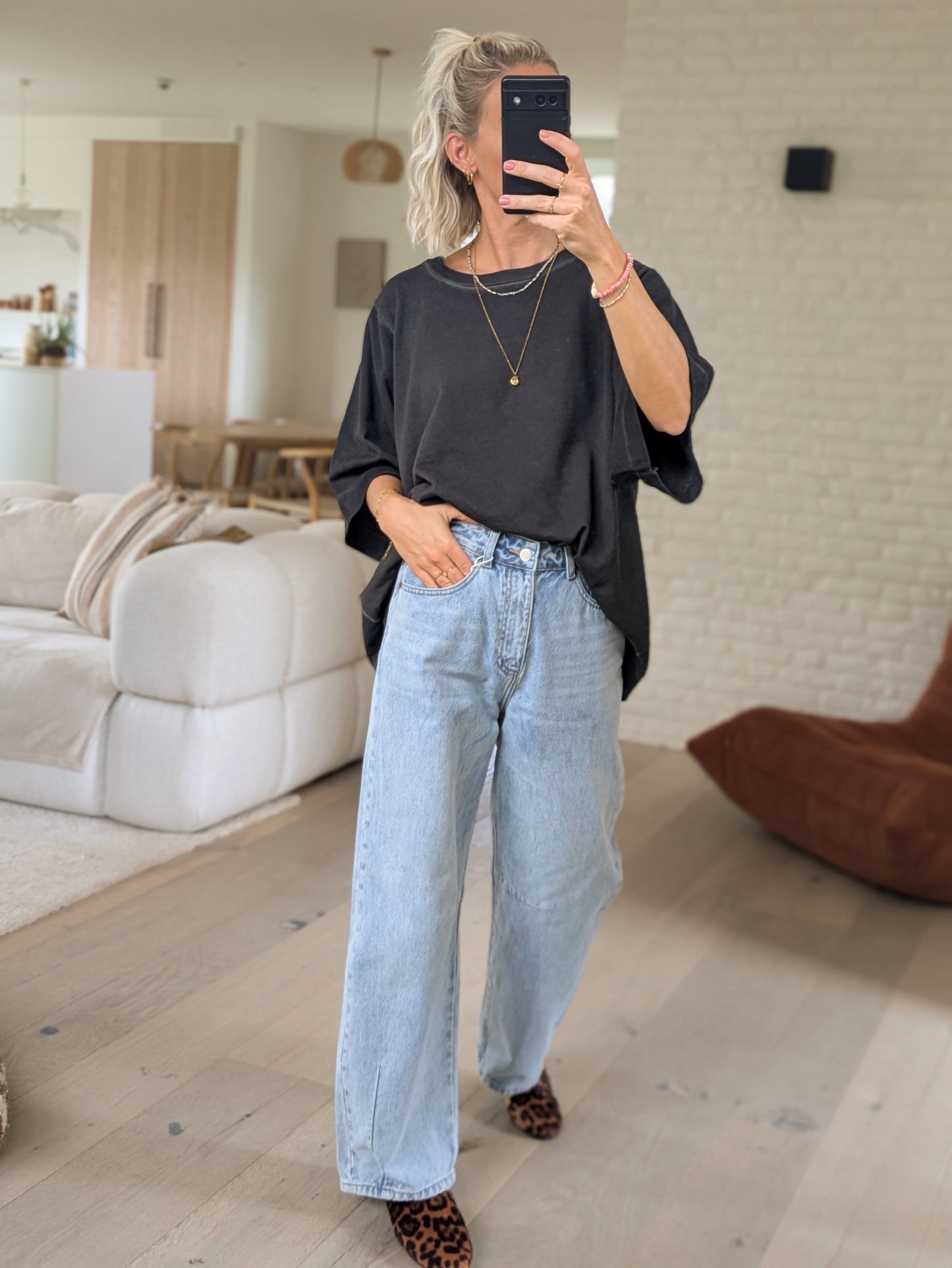 Oversized washed sweater tee black