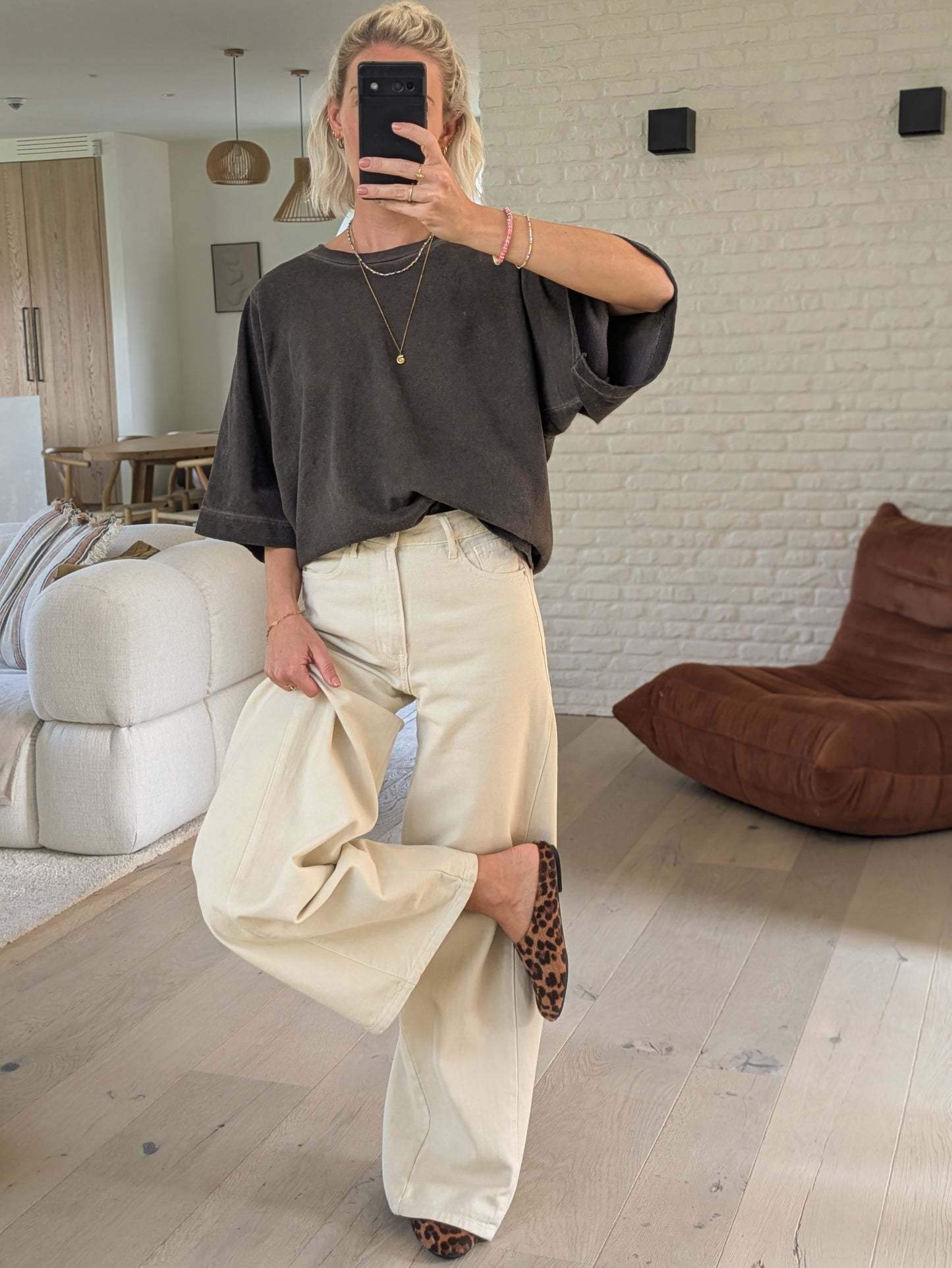 Leo flat mule