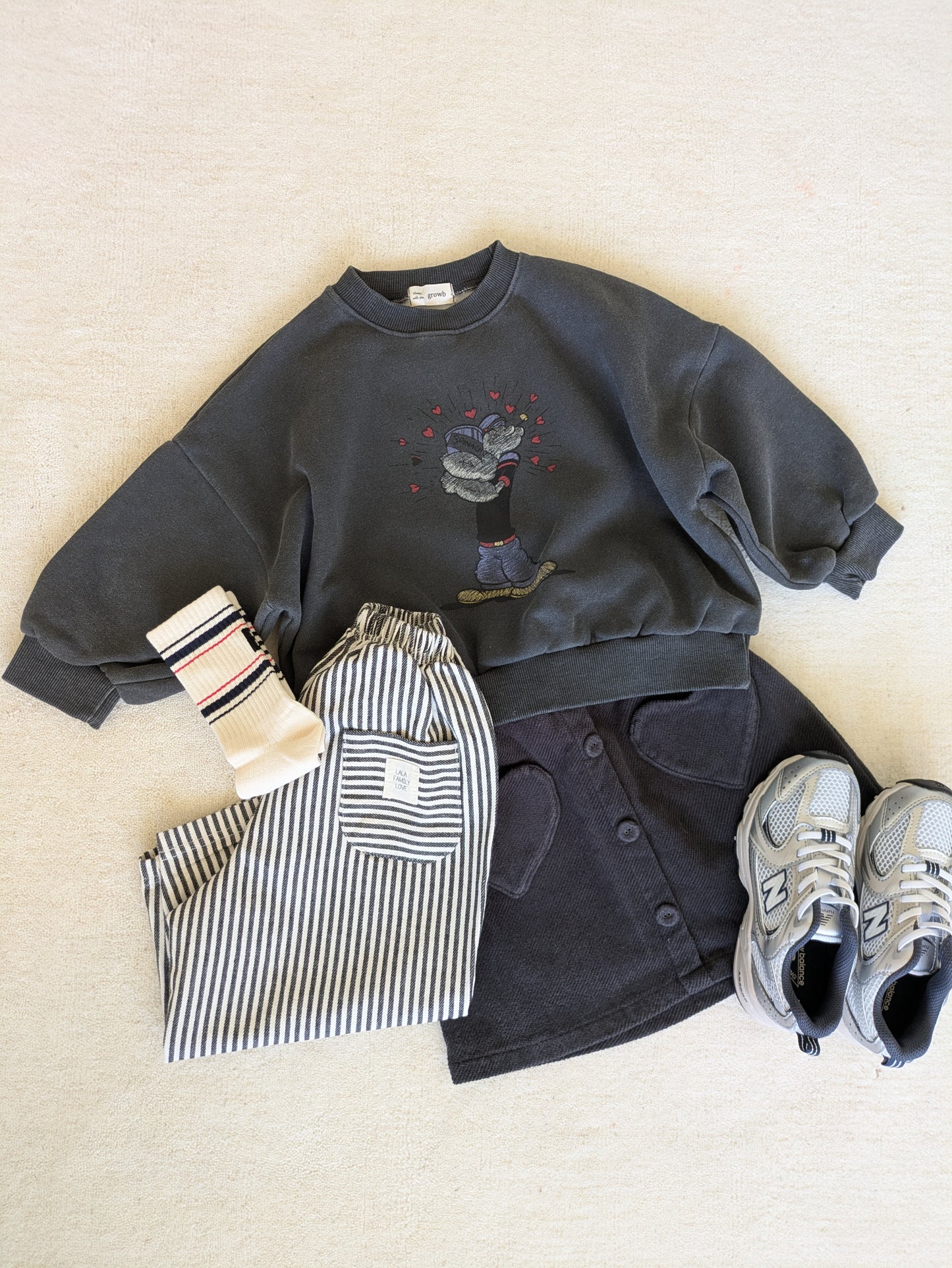 Heart sweater charcoal