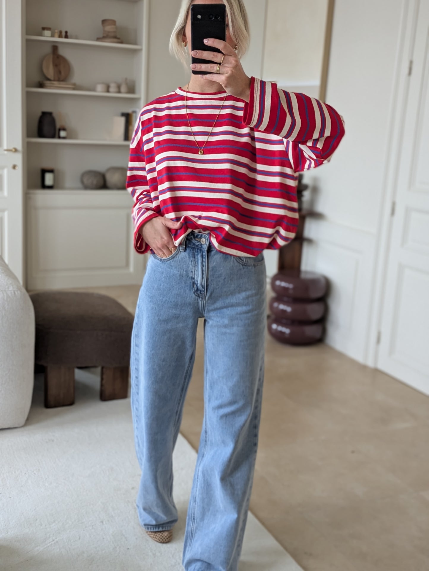 Striped pull red