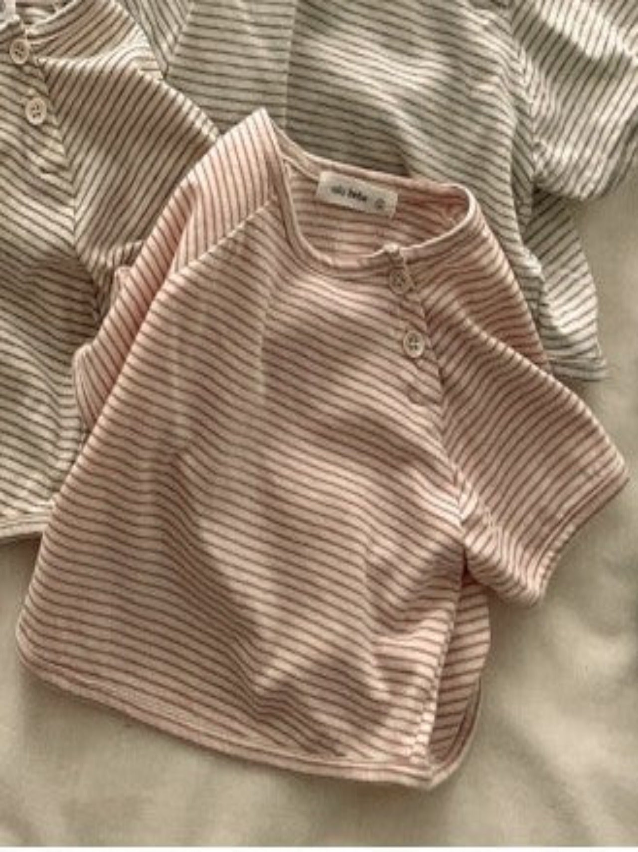 Striped t-shirt pink met knoopjes