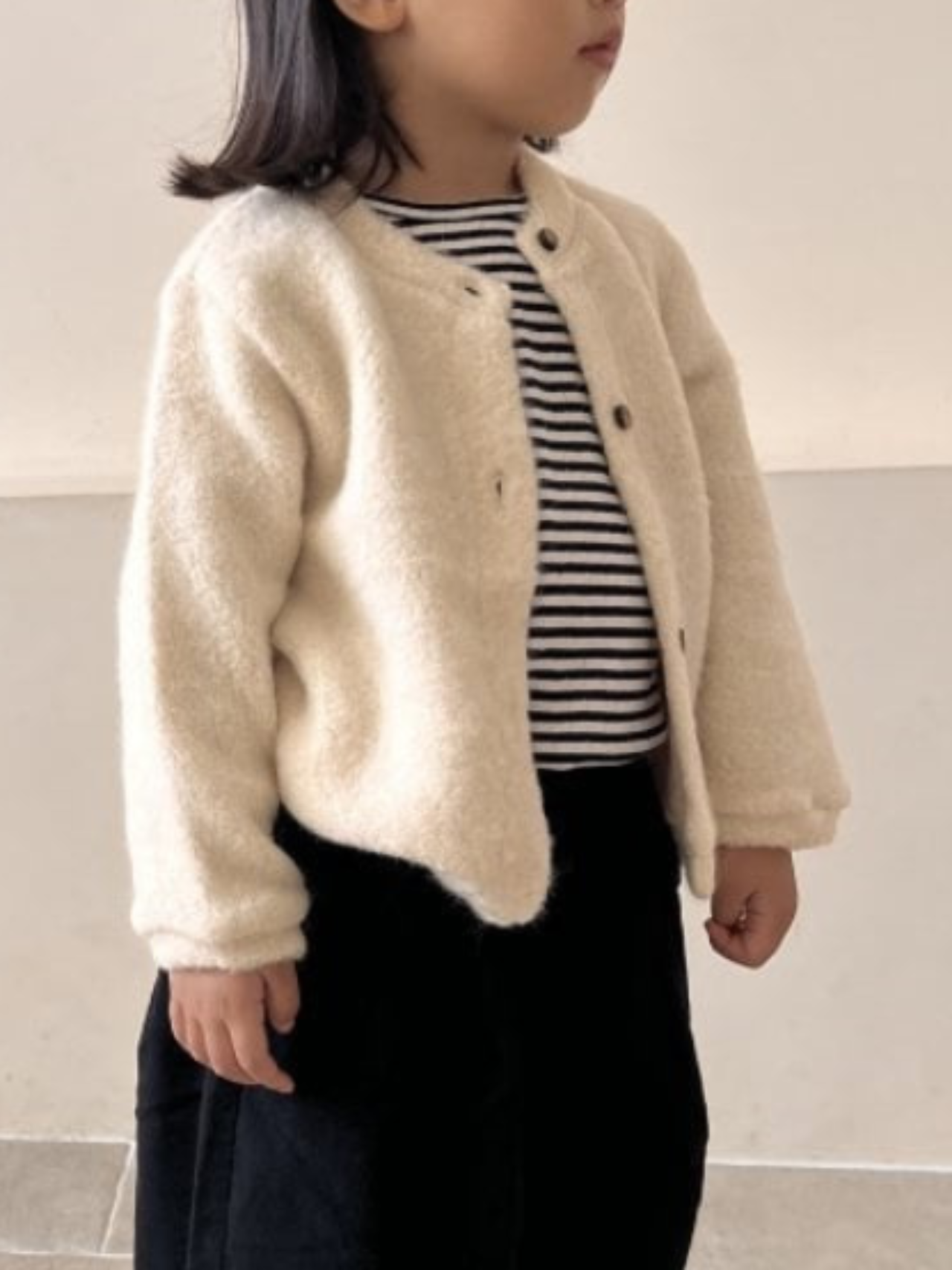 Wool buckle vest cream