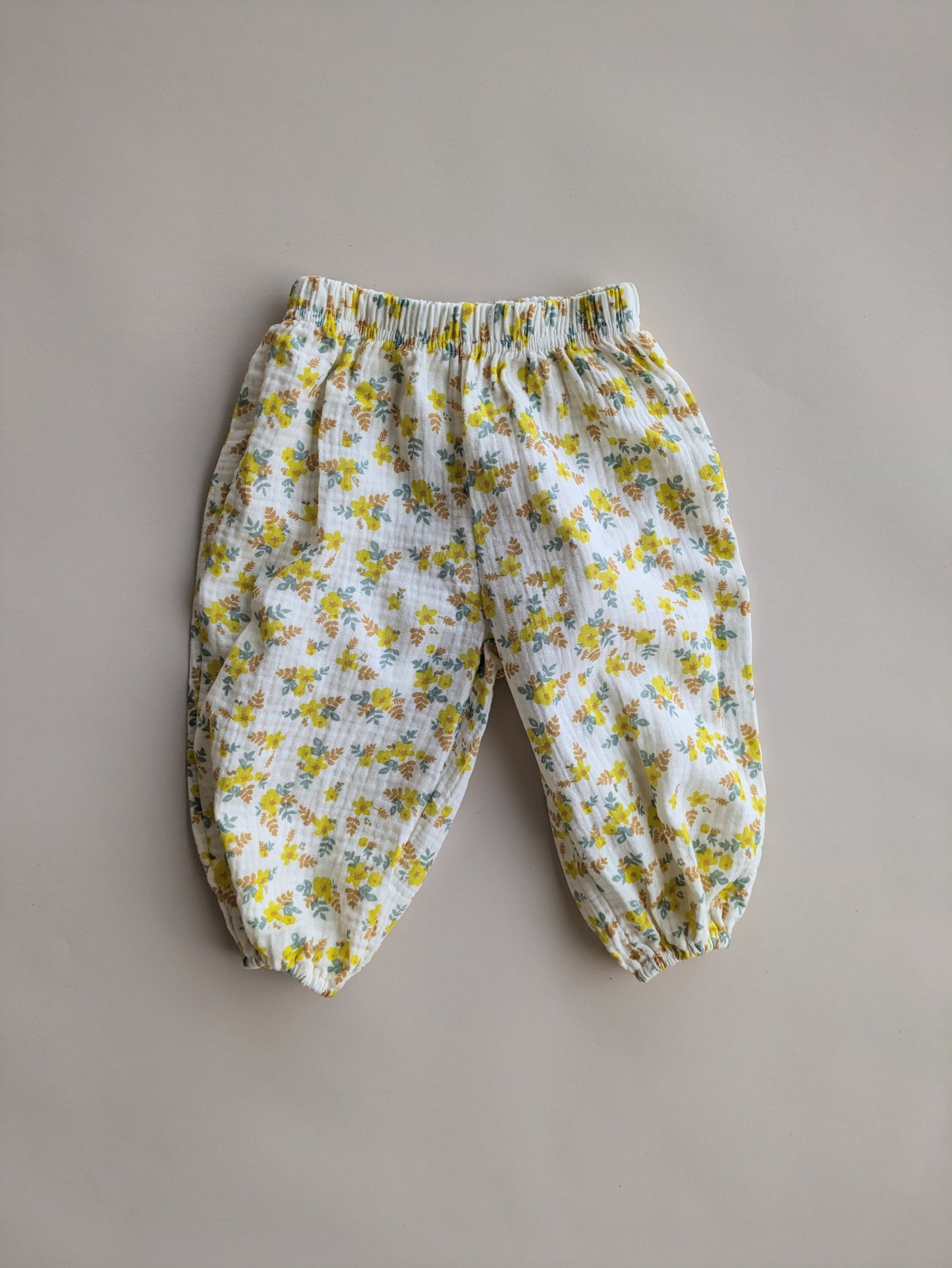 Flower broek geel