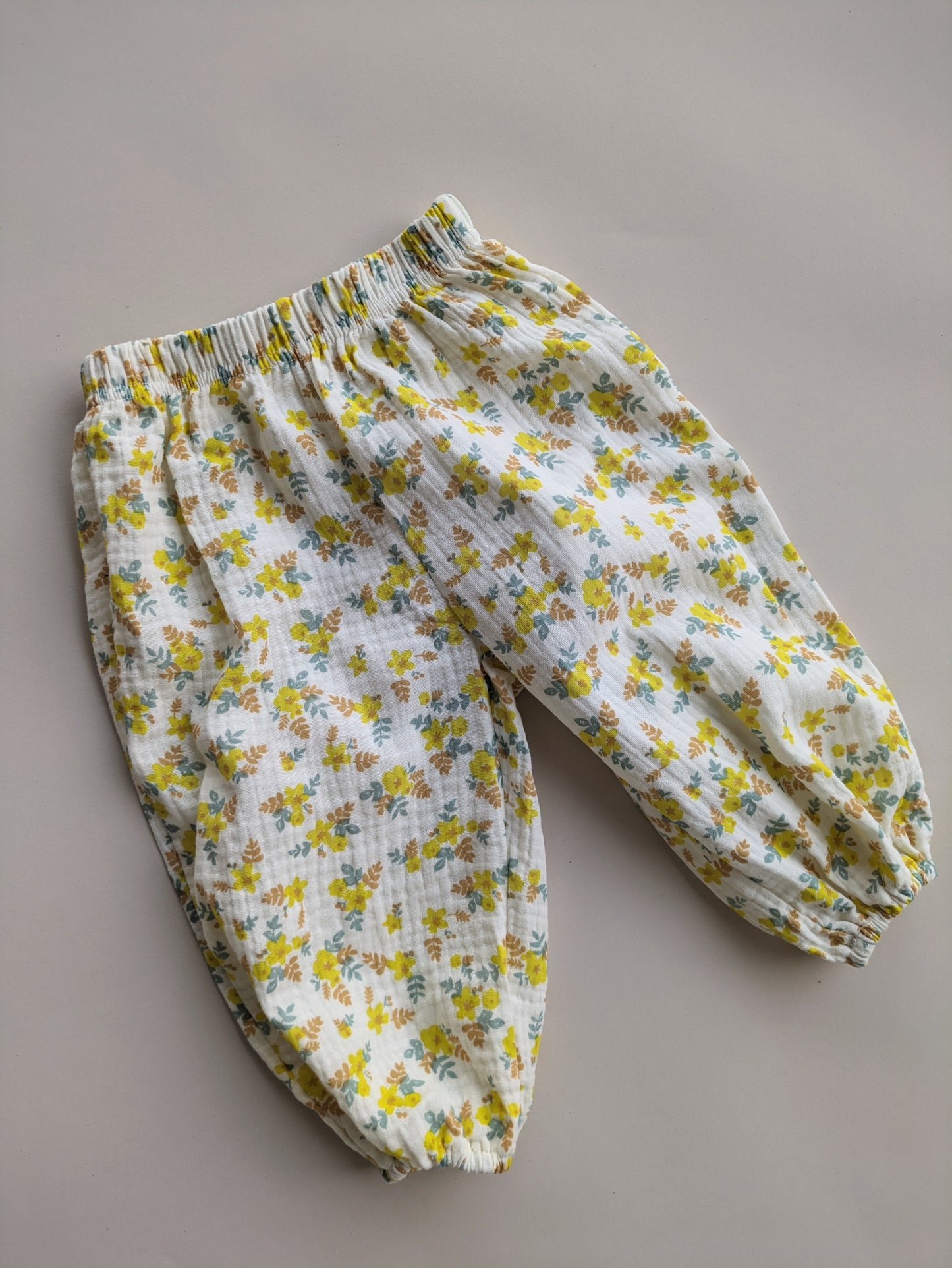 Flower broek geel