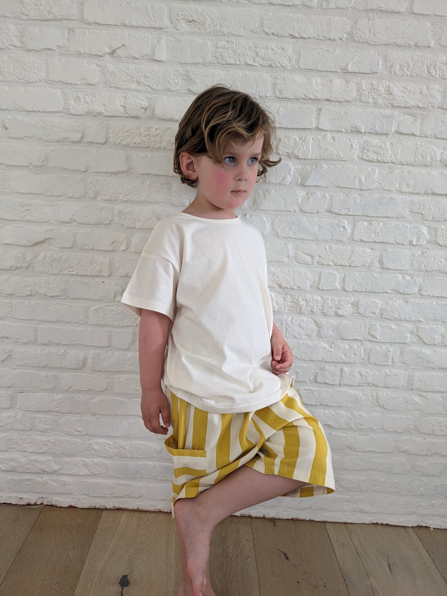 Line short yellow