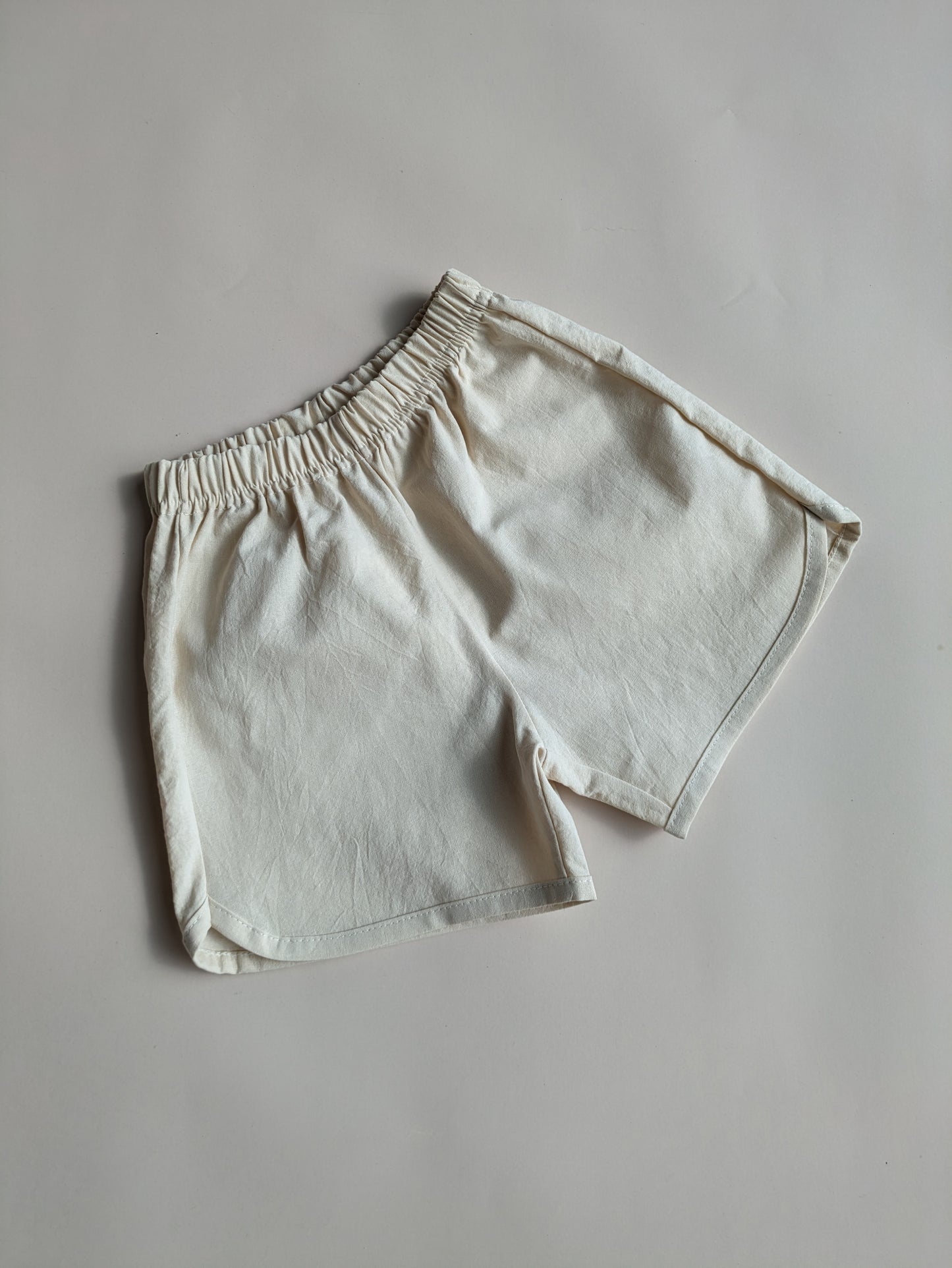 Aosta shortje cream