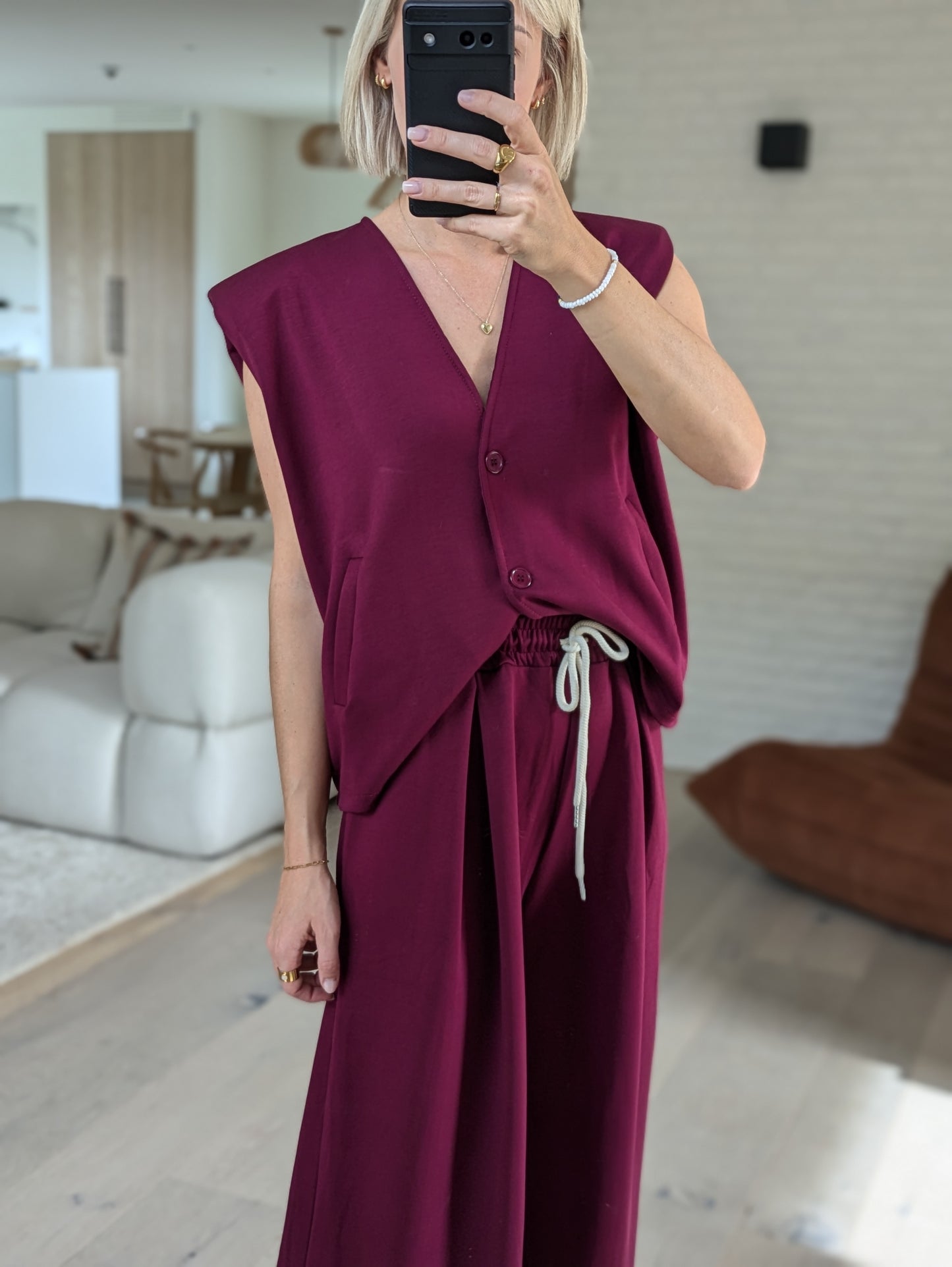 Sleeveless gilet bordeaux