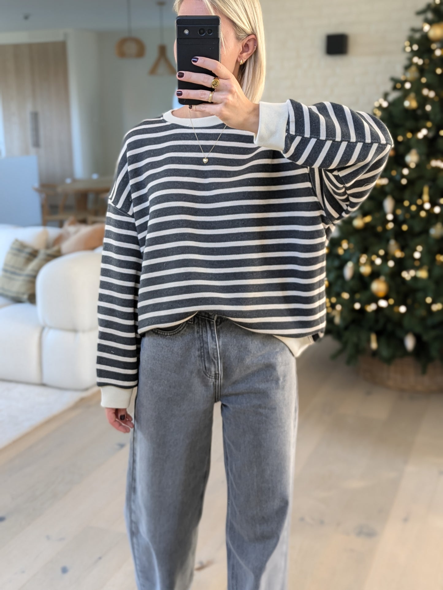 Striped sweater dark grey/cream