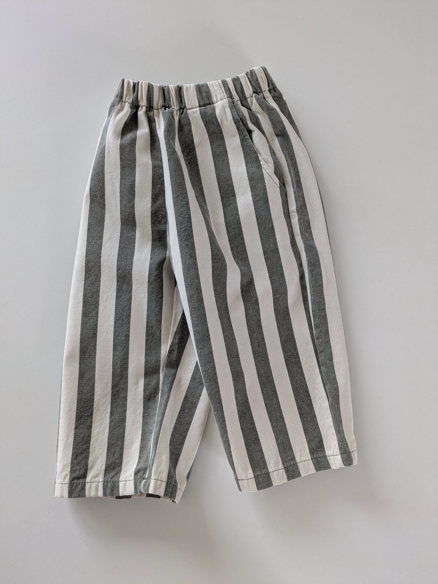 Wide line pants grey