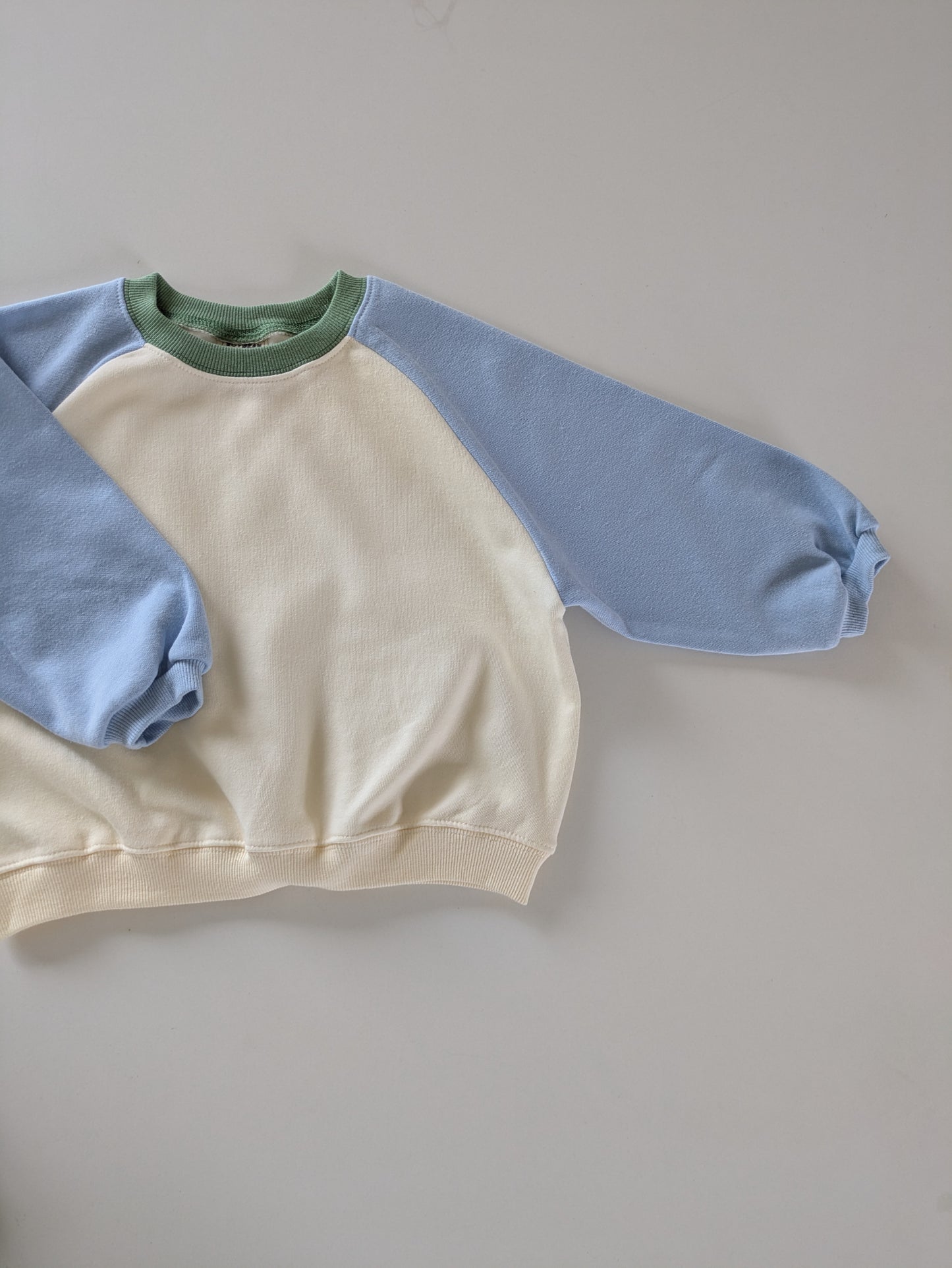 Raglan sweater sky