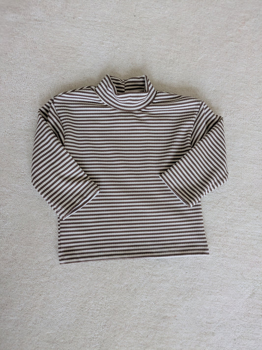 Super soft striped turtle neck tee brown