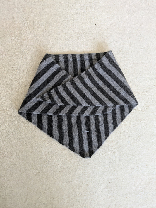 Striped scarf grey