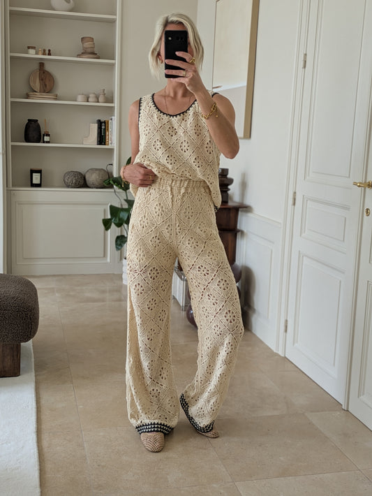 Crochet set beige