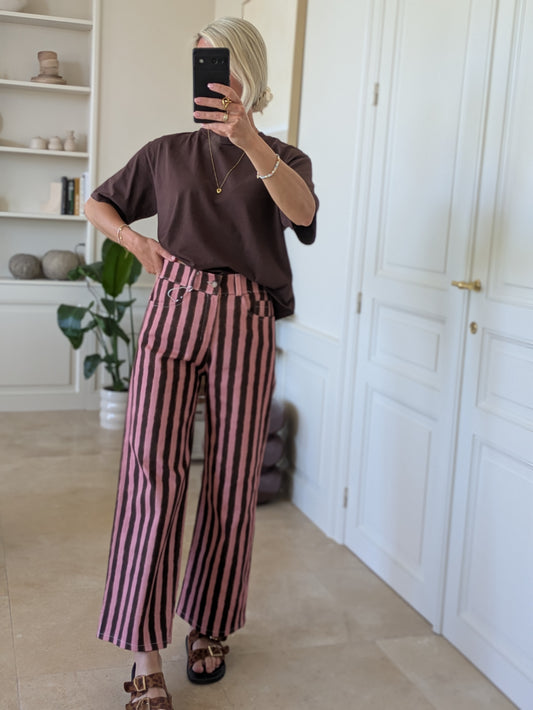T-shirt brown
