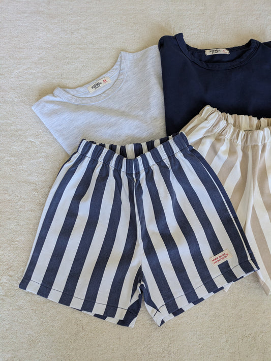 Striped short blue