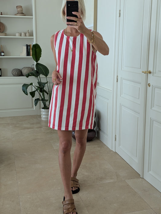 Striped dress red