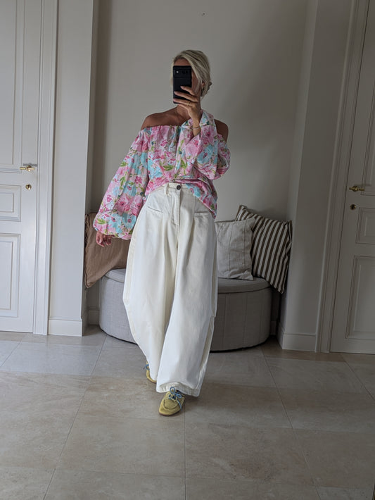 Off shoulder blouse flowers