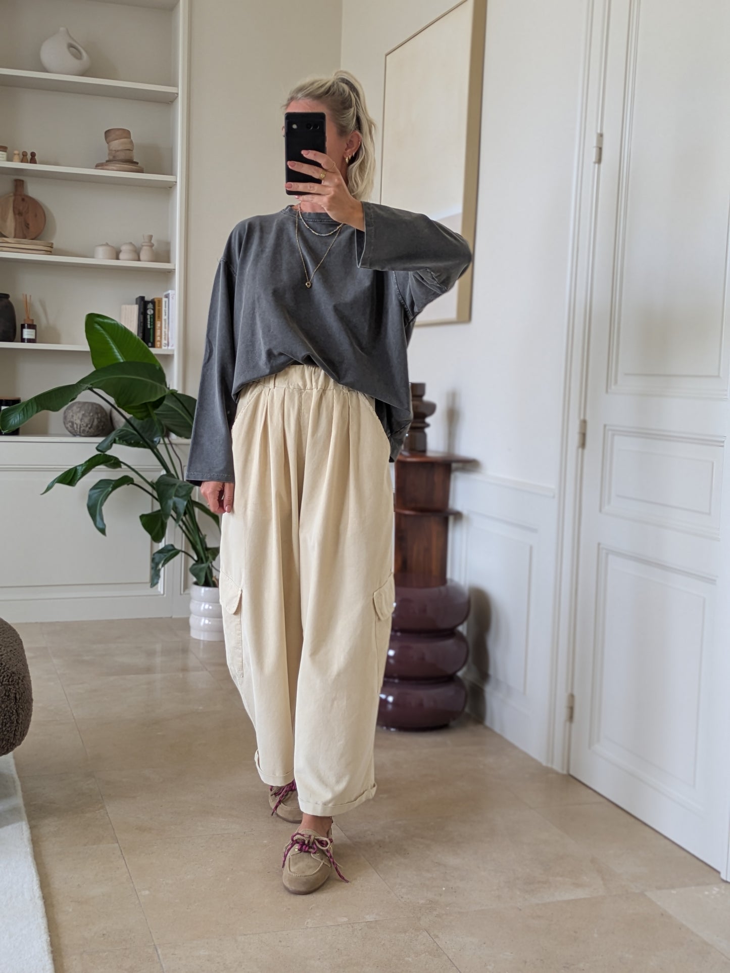 Madeleine washed longsleeve tee dark grey