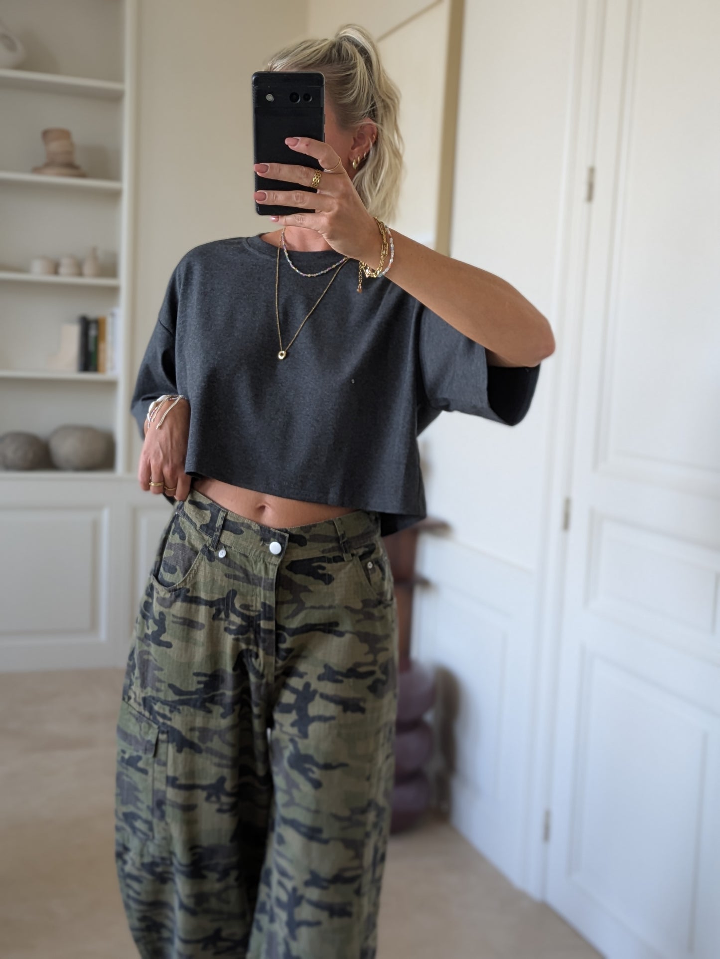 Cropped tee dark grey