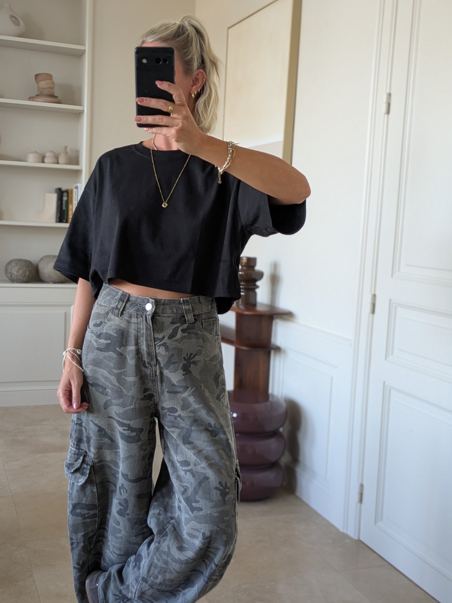 Cropped tee black