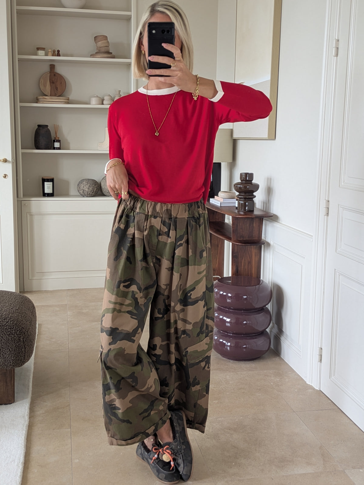 Frances pull red