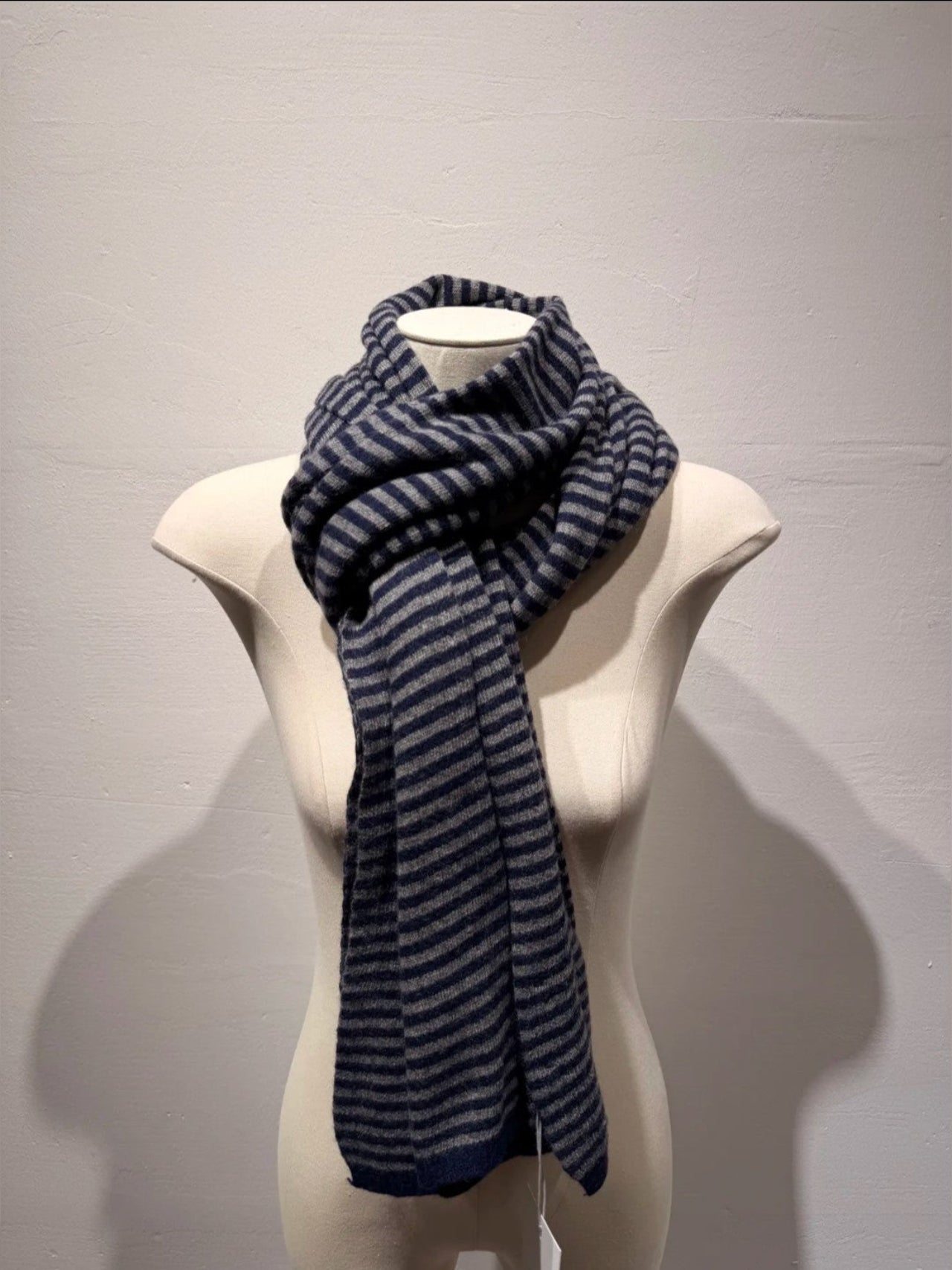 Elle scarf gray/navy